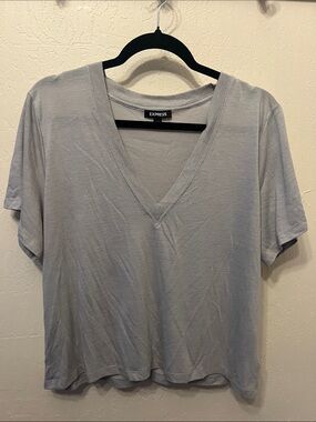 Express Light Gray V-Neck Short Sleeve Tee